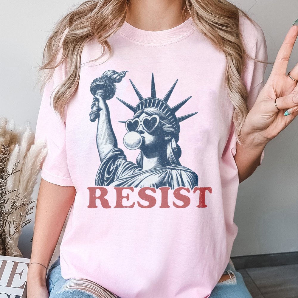 Resist T-Shirt | Statue of Liberty Bubblegum Pop Art Design | 100% Cotton Premium Tee | Feminist Statement Gift for Activists